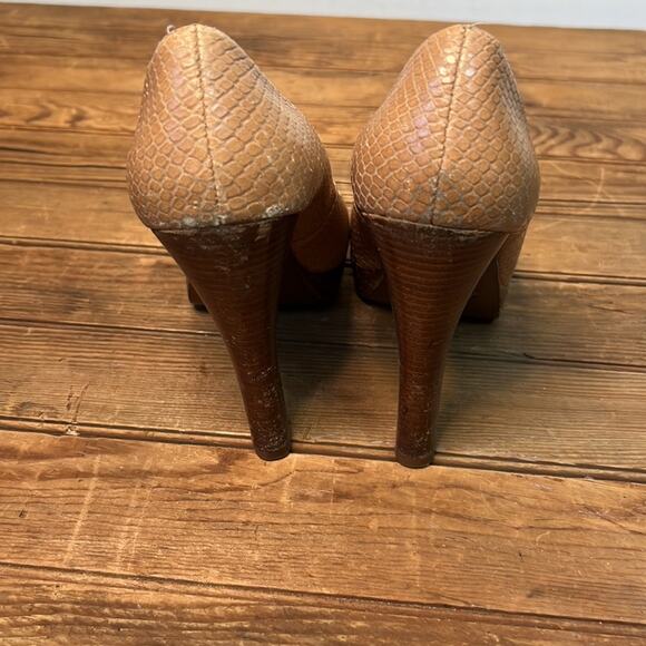 Michael Kors snakeskin leather tan platform heels pumps shoes size 7 - Picture 3 of 4